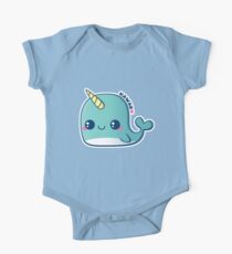 Kawaii blaues Narwal Baby Body Kurzarm