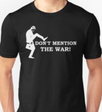 Camiseta ajustada Fawlty Towers: no menciones la guerra.