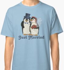 Penguin Wedding - Just Married Classic T-Shirt
