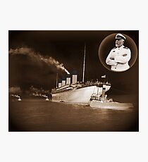 ☝ ☞ EJ SMITH CAPTAIN OF THE TITANIC-Titanic leaving Belfast with two guiding tugs ☝ ☞ Photographic Print