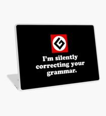 Vinilo para portátil I'm silently correcting your grammar.