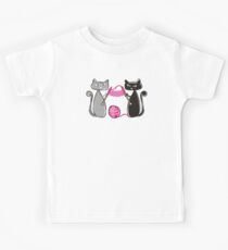 Knitting needles cats with yarn t-shirt Kids Tee