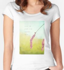 Kiss Me Tailliertes Rundhals-Shirt