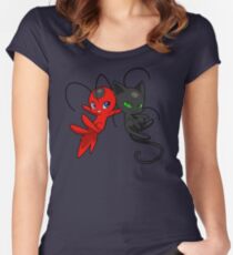 Miraculous Ladybug - Tikki & Plagg Tailliertes Rundhals-Shirt