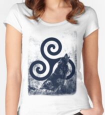 Triskele and Wolf Women's Fitted Scoop T-Shirt