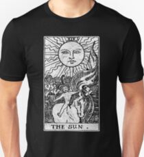 The Sun Tarot Card - Major Arcana - fortune telling - occult Unisex T-Shirt