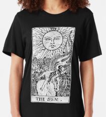 The Sun Tarot Card - Major Arcana - fortune telling - occult Slim Fit T-Shirt