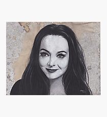 Lámina fotográfica Dibujo a carboncillo de Morticia Addams
