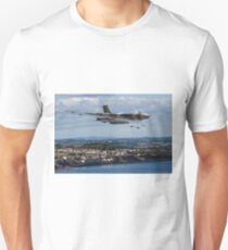 Vulcan XH558 over Dawlish Air Show Unisex T-Shirt