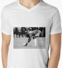 Drogba penalty Men's V-Neck T-Shirt