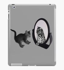 ♥•.¸¸MIRROR OF TRUTH WHAT DO I SEE?..I SEE THE REAL TIGER IN ME ~IPAD CASE♥•.¸¸ LOL iPad-Hülle & Skin