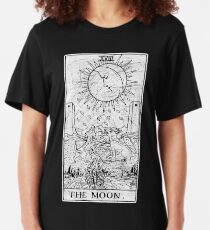 The Moon Tarot Card - Major Arcana - fortune telling - occult Slim Fit T-Shirt