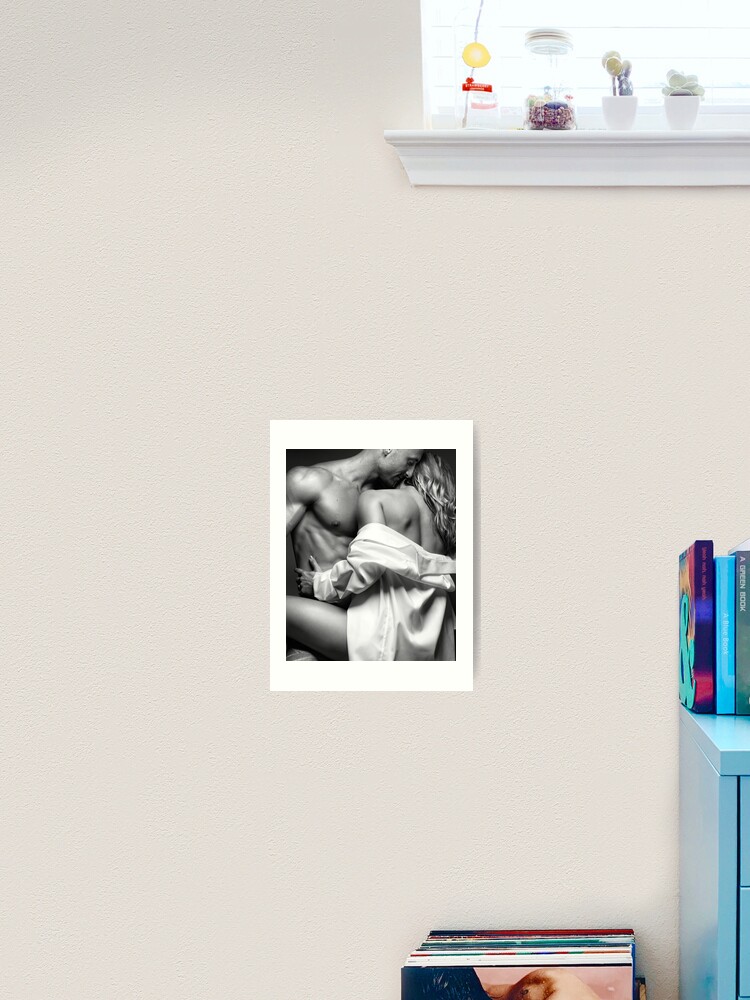 Sensual Couple Portrait Woman Embracing A Muscular Man Art Photo Print Kunstdruck