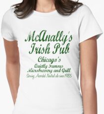 McAnally's Irish Pub Tailliertes T-Shirt für Frauen