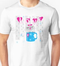 Kitty in a cup Unisex T-Shirt