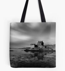 Eilean Donan Castle Tote Bag