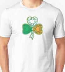 Camiseta ajustada Shamrock y Heart Design