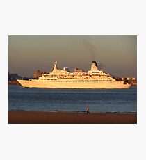 DISCOVERY CRUISE LINER Photographic Print