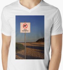 Camiseta para hombre de cuello en v Dogs Prohibited