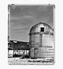 Obsolete Farm BW iPad-Hülle & Skin