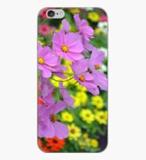 Pink cosmos flowers iPhone-Hülle & Cover