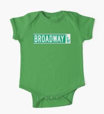 Broadway (mit Freiheitsstatue), Straßenschild, NYC Baby Body Kurzarm