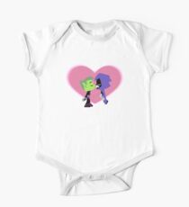 Beastboy x Raven kiss One Piece - Short Sleeve