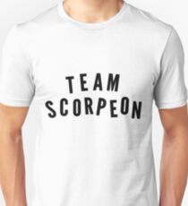 "TEAM SCORPEON" - Skorpion (groß) Slim Fit T-Shirt