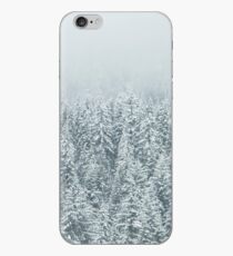 Waldschnee Tannenbäume iPhone-Hülle & Cover