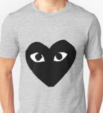 Camiseta unisex corazón negro con ojos