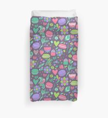 Macarons and flowers Duvet Cover