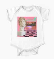 Ästhetische Vaporwave-Statue Baby Body Kurzarm