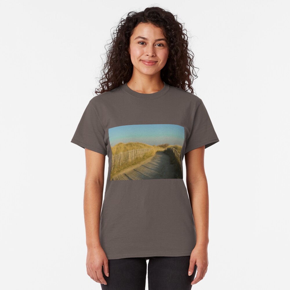 Path through the dunes Classic T-Shirt