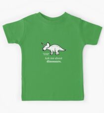 Fragen Sie mich nach Dinosauriern Kinder T-Shirt