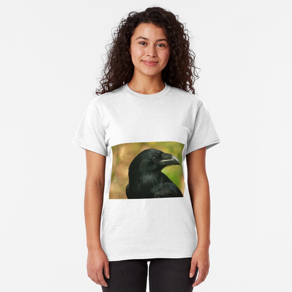 Raven, totem bird ... Classic T-Shirt