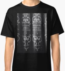 Antike Pariser Bücher Classic T-Shirt