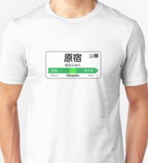 Harajuku Bahnhof Zeichen Slim Fit T-Shirt