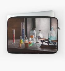 Science - Chemist - Chemistry Equipment Laptop Sleeve