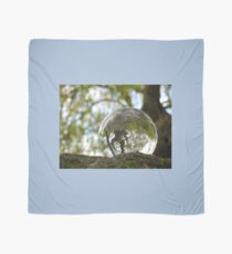 Pañuelo Un árbol visto a través de la bola de cristal