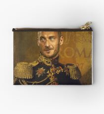 Totti Studio Clutch