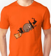 Camiseta unisex Witch Sloth en escoba