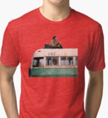 Camiseta de tejido mixto "La felicidad solo es real cuando es compartida"
