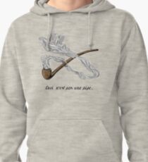ceci n'est pas une pipe Pullover Hoodie
