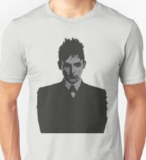 Penguin portait - Gotham Unisex T-Shirt