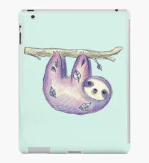 Purple Leaf Sloth iPad-Hülle & Klebefolie