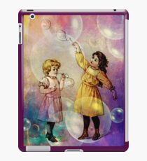 FUN IN BUBBLE LAND iPad Case/Skin