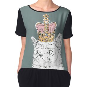 cat with crown shirt