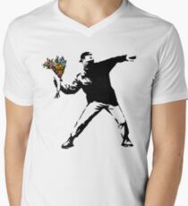 Camiseta para hombre de cuello en v Banksy - rabia, lanzador de flores