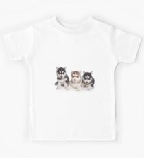 Fluffy cute puppy husky with blue eyes Kids Tee