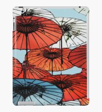 Regenschirme im asiatischen Stil iPad-Hülle & Klebefolie